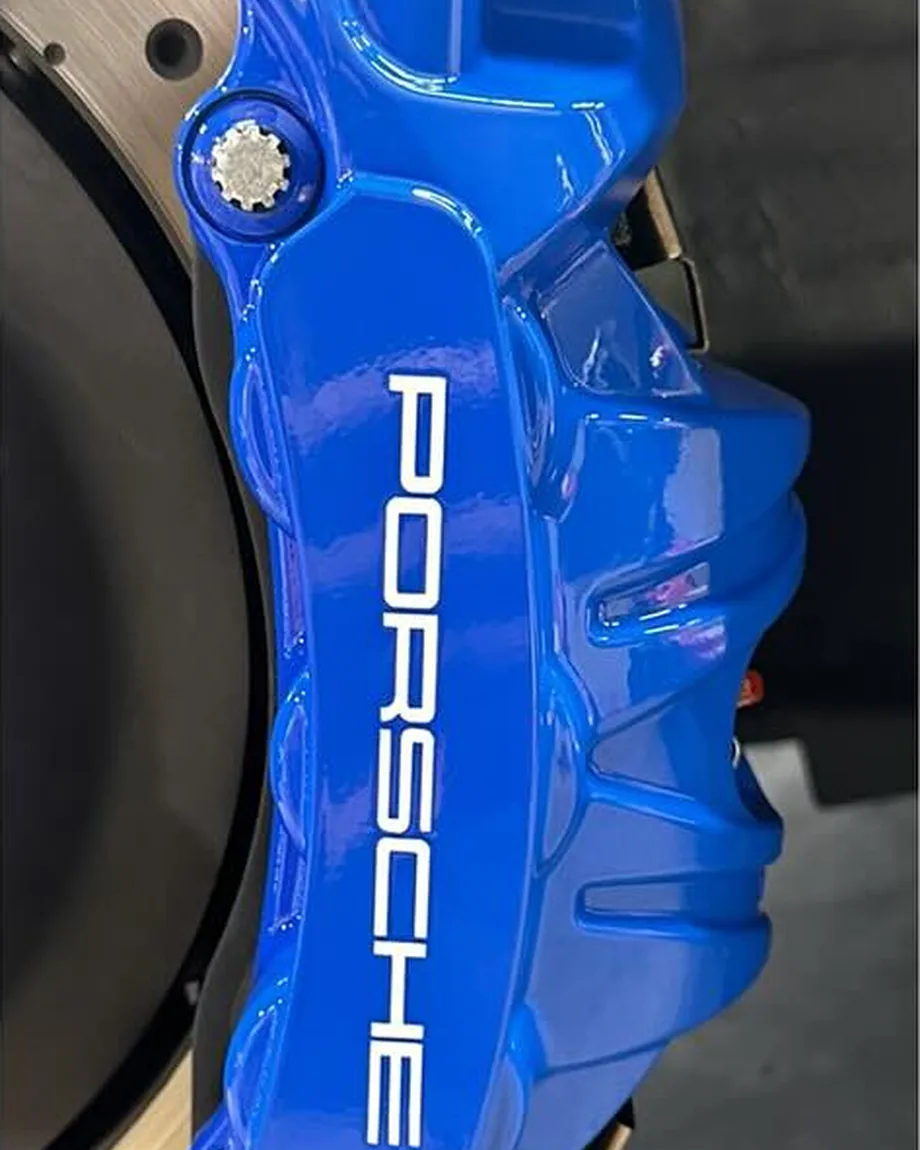 Caliper refinished in Blu